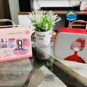 Bộ đồ chơi trang điểm